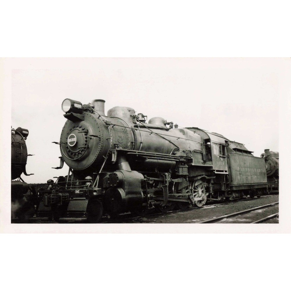 PRR Pennsylvania Railroad 2-8-0 #8688 Steam Locomotive Photo Chicago IL 1946 - Picture 1 of 2